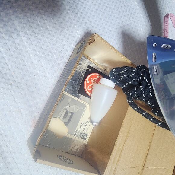 GE VINTAGE NIB TRAVEL IRON F47 SET - Picture 3 of 5